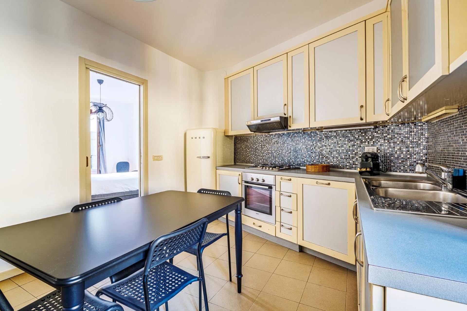 Elegant 2 Bedrooms Apartments Near Duomo Milão Exterior foto