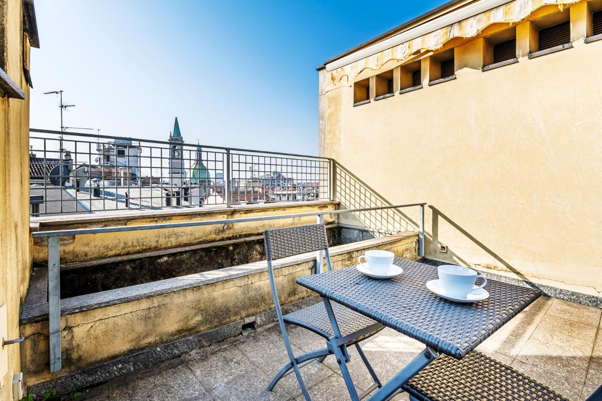 Elegant 2 Bedrooms Apartments Near Duomo Milão Exterior foto