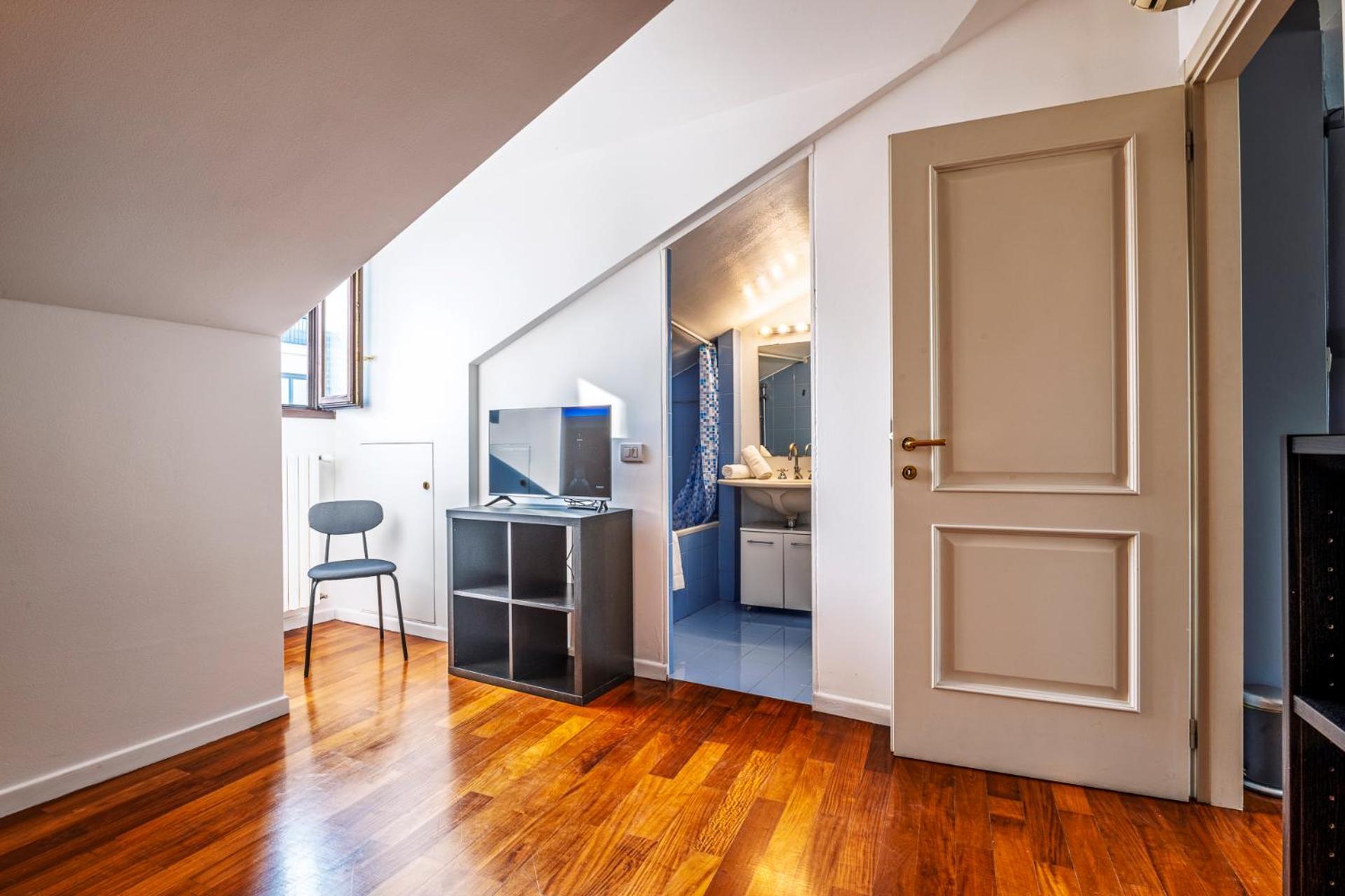 Elegant 2 Bedrooms Apartments Near Duomo Milão Exterior foto