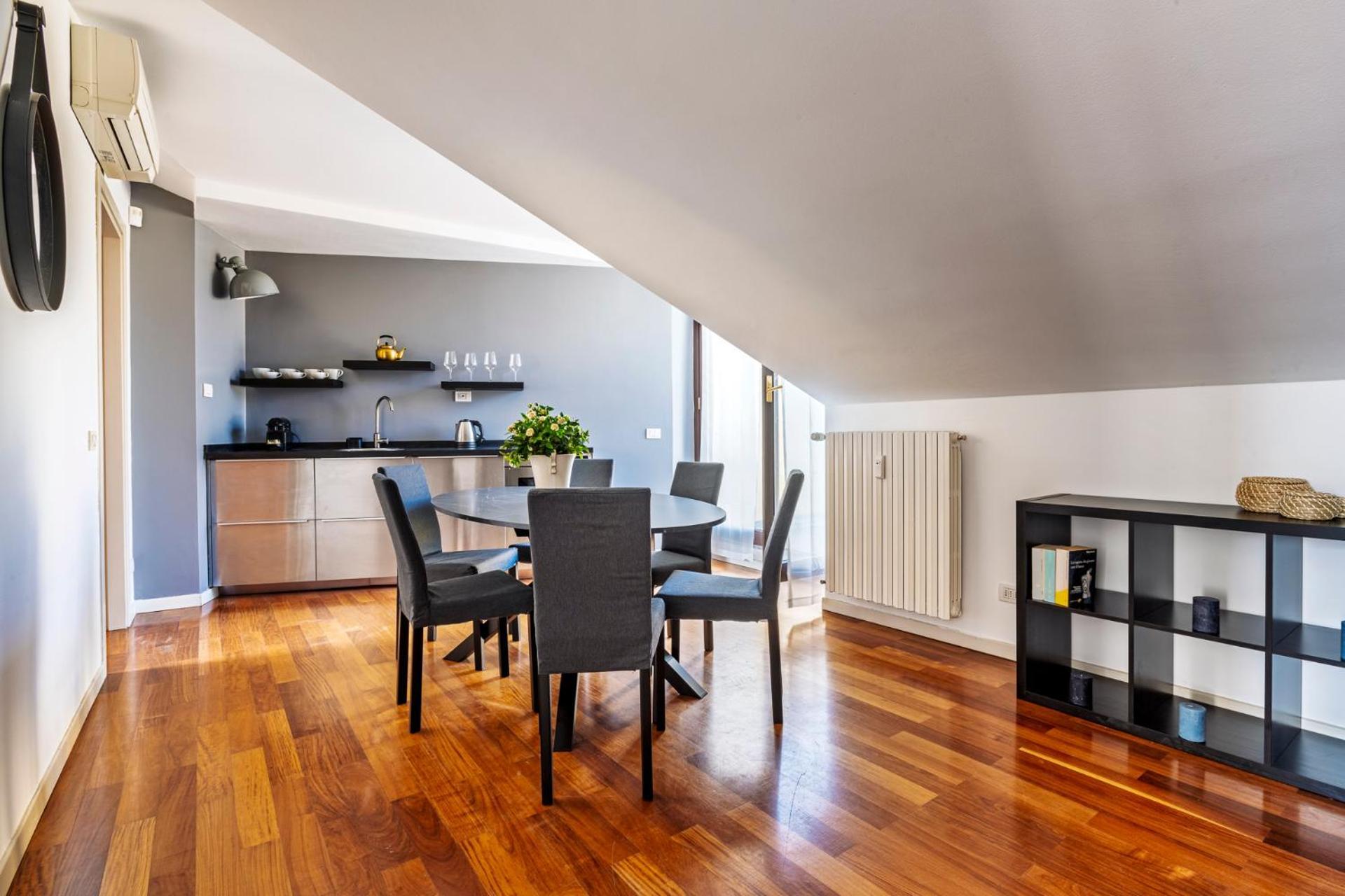 Elegant 2 Bedrooms Apartments Near Duomo Milão Exterior foto