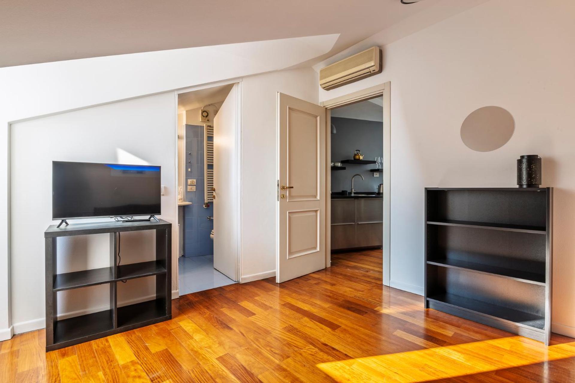 Elegant 2 Bedrooms Apartments Near Duomo Milão Exterior foto