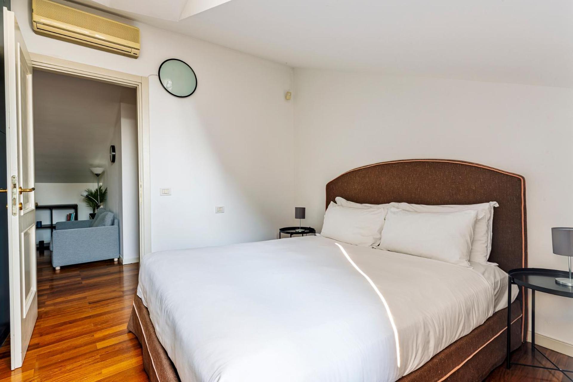Elegant 2 Bedrooms Apartments Near Duomo Milão Exterior foto